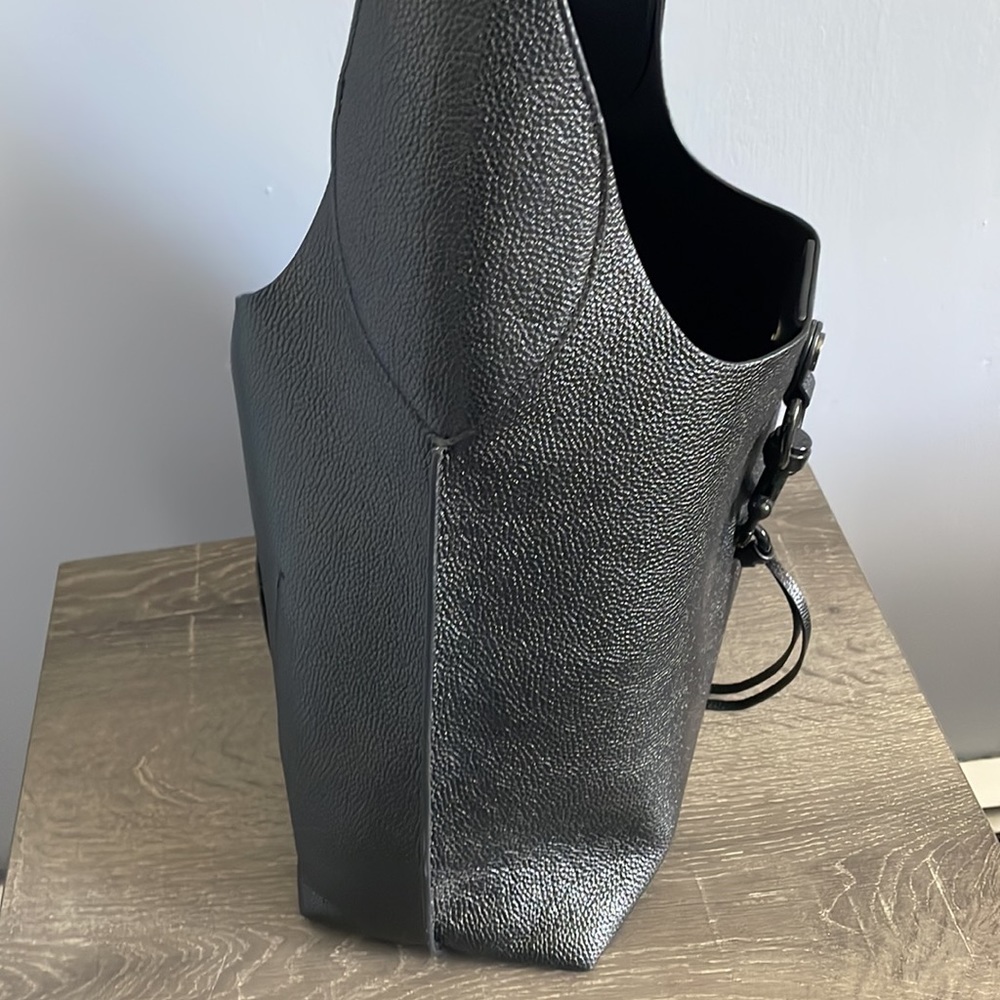Elegant Black Leather Women's Bag - Picture 5 of 7